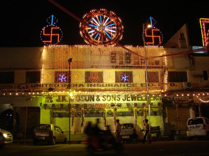 Jewellers-in-Jaipur-lights-up-for-Diwali