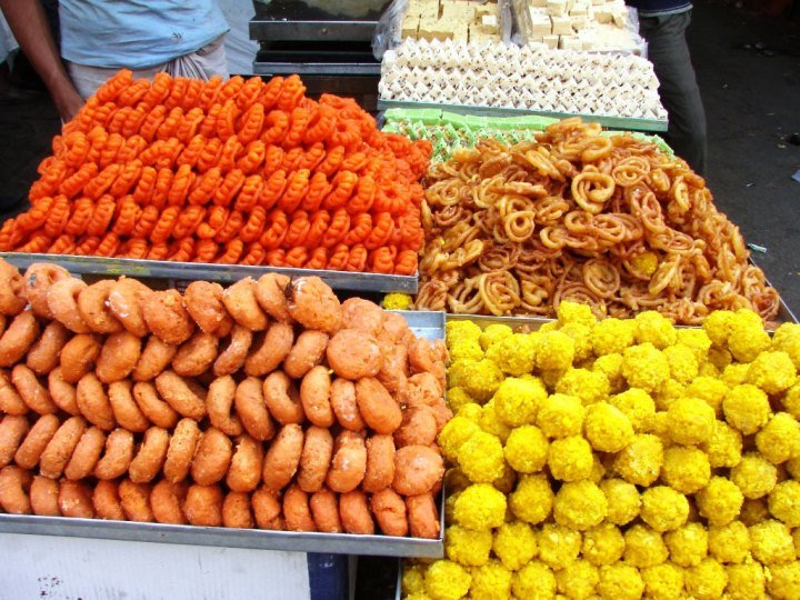 Sweet-meats-on-the-street-for-Diwali-celebrations-in-Jaipur