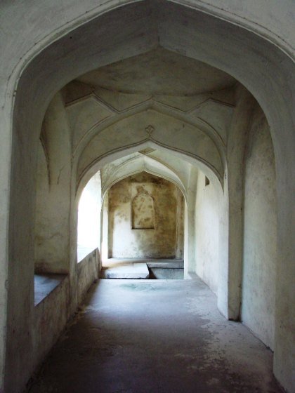 Mortuary-Bath-in-Golconda-Fort-Hyderabad