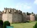 Bastions-line-the-first-fortification-wall-in-Golconda-Fort-Hyderabad