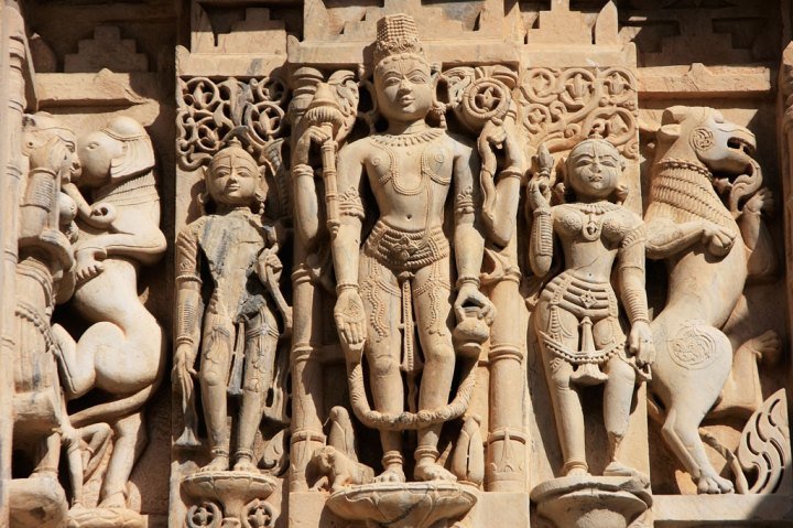 Decorative-carving-of-Jagdish-Temple,-Udaipur