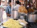 Lunch-time-meals-on-the-street-in-Jaipur