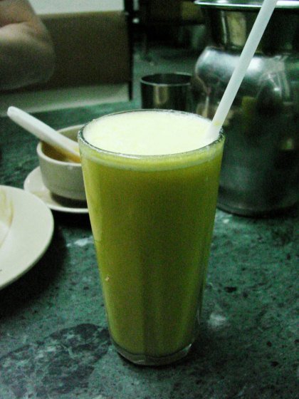 Mango-lassi-at-Kamat-Hotel-Hyderabad