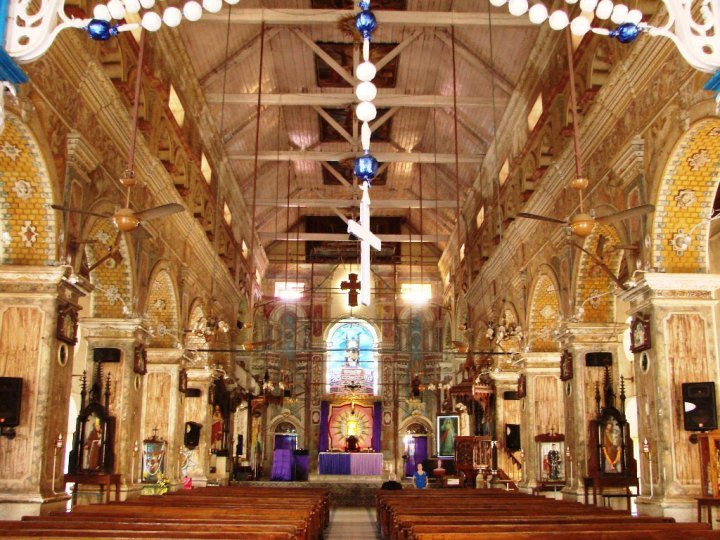 Interiors-of-Santa-Cruz-Basilica-in-Fort-Kochi