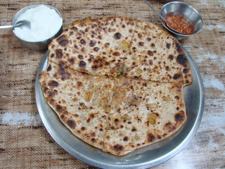 Gobi-paratha-at-Tava-Restaurant-Kodaikanal
