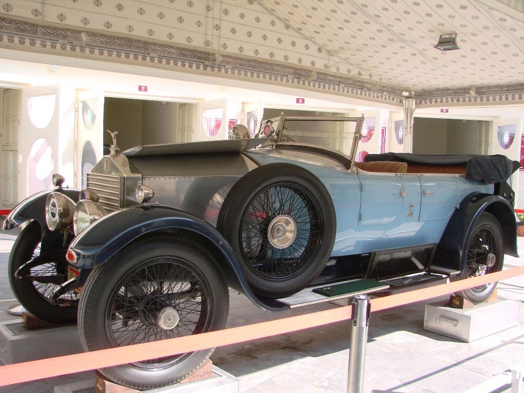 Car Enthusiasts Must Visit Vintage Car Museum Udaipur